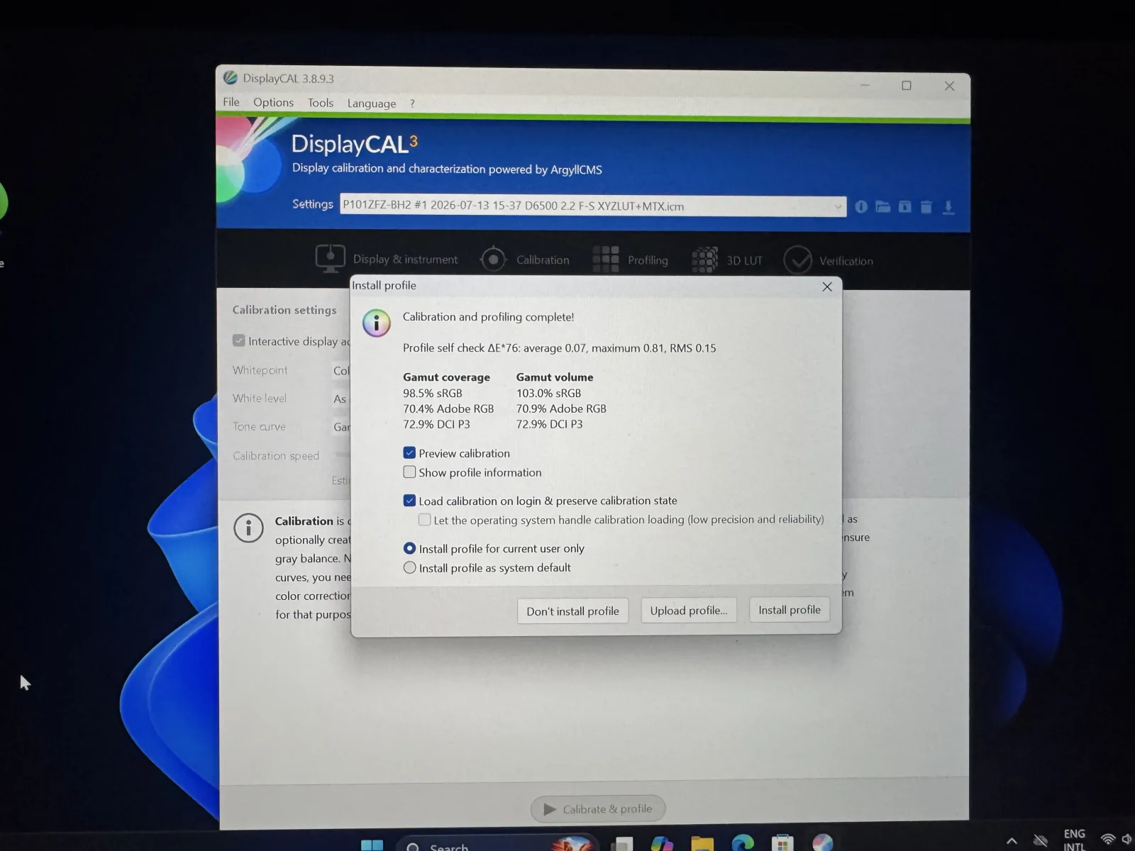 DisplayCAL — dialog kalibrasi & profiling selesai dengan hasil ΔE dan cakupan gamut